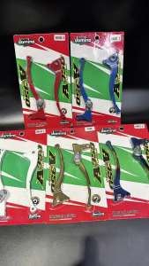 DOMINO BRAKE LEVER MIO I125 / MIO 125S / MIO SOUL I125 / MXI125 / TWO TONE BRAKE LEVER WITH SAFETY LOCK / BRAKE LEVER GOLD / RED / BLUE / WHITE / MATTE BLACK