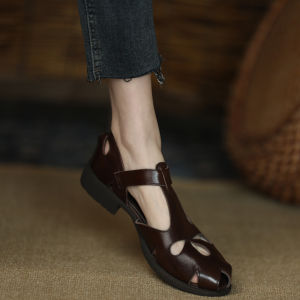 Retro Style Flat Heel Roman Sandals Womens Summer New Belt Buckle Shoes Fashionable T-Strap Pig Skin Lined Rubber Outsole