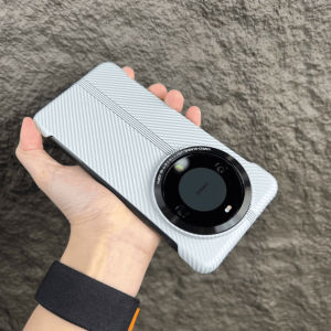 Ultra-Thin Carbon Fiber Patterned Phone Case for Huawei Mate70Pro Matte Anti-Fall Half-Enclosure Protective Cover Creative Pura70Pro
