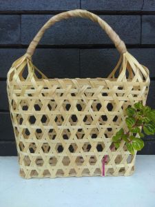 tas anyaman murah /kantong anyam P.25cm L.10cm.T20 cm