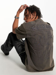 เสื้อยืดคอกลมแขนสั้นผ้าอัดลาย STK SmallTownKid เสื้อเชิ้ตลำลองสำหรับผู้ชาย ทรงหลวม สไตล์ฮิปฮอป เสื้อเชิ้ตแฟชั่นฤดูร้อน