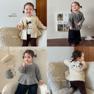 เสื้อคาร์ดิแกนถักแฟชั่นสำหรับเด็กผู้หญิง เสื้อคลุมกันหนาว ฤดูใบไม้ร่วง 2025 ใหม่ เสื้อผ้าเด็ก ผ้าฝ้ายโพลีเอสเตอร์ สีพื้น