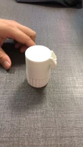 Dụng cụ 4 trong 1 cắt nghiền đựng viên nén và cốc uống tiện lợi khi mang theo