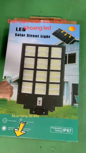 Đèn đường năng lượng mặt trời liền thể 1000W đèn sân vườn có cảm biến chuyển động 24 khoang