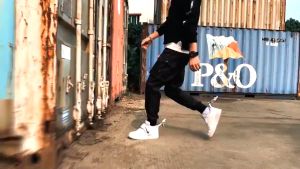 กางเกงขายาวผู้ชาย ทรงสลิมฟิต พลัสไซซ์ สีดํา กางเกงผู้ชาย แฟชั่นฤดูร้อน สไตล์ฮิปฮอป กางเกงคาร์โก้ผู้ชาย