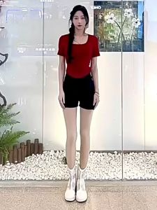 เสื้อยืดแขนสั้นผู้หญิงสีพื้น คอเหลี่ยม เสื้อรัดรูปแขนสั้น เสื้อยืดผู้หญิงคอเหลี่ยม