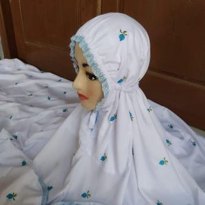 Mukena Terusan Dewasa Bordir Seribu Bunga Polino Super Silk