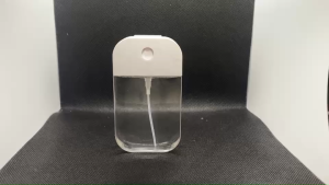 ขวด 50 มล.(12 ใบ) พลาสติกทรงแบน +หัวสเปรย์ (GW=0.8Kg.)