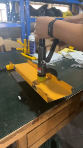 Máy mở lỗ thủy lựcdụng cụ đột lỗ tôn thủy lựcmáy đột lỗ tôn khuôn φ16MMmáy đột lỗ thang máng cap