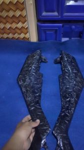 SIRIP SAMBUNGAN BODY SAMPING BAWAH TANGKI YAMAHA VIXION NEW NVA NVL KARBON FORGED