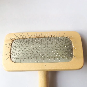 Kyle pet dog brush single-sided pet rake brush with bamboo handle suitable for dogs and cats long haired pet grooming comb used to remove shedding tangled and dead skin hair