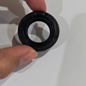 INDOBASE Part Seal Oil TC18X30X7 1Pcs Hitam