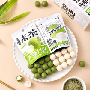 ขนมมะพร้าวรสชาติดั้งเดิมทางอินเทอร์เน็ตของคนดังทางอินเทอร์เน็ตแซนวิชกะพร้าวรสมัทฉะลูกกวาดกระเป๋าขนาดเล็กแบบเดียวกันบรรจุถุงขนมลำลอง