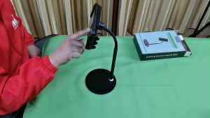 Metal stable Phone Stand Flexible Holder Adjustable Non-Slip Base For cellphones and Tablet