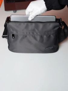 Túi Đeo Chéo Chống Thấm Nước Oxford 2025 Bằng Vải Nỉ Ba Lớp Cho Nam Túi Đựng Đồ Dùng Cá Nhân 97 Inch iPad Túi Đựng Vé