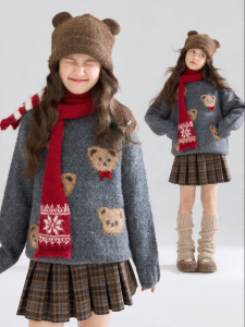MUCMUKN | Bowing Bear Jacquard Wool Blend Sweater