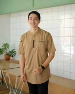 SHOUDH BAJU KOKO KURTA DEWASA LENGAN PENDEK POLOS TERBARU RAMADHAN LEBARAN TAHUN INI WARNA BURGUNDI SAGE LILAC PUTIH DENIM COKLAT LAVENDER KHAKI SALEM WARDAH SALIM TURKIS FASHION MUSLIM ATASAN PRIA KURTA