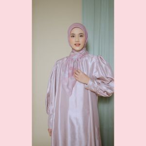HijabChic Kaira Scarf - Kerudung Segiempat Voal Premium Motif Bunga Lasercut Emblem Nyaman Tegak
