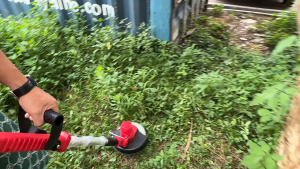 เครื่องตัดหญ้าไฟฟ้า 2500W 89800mAh *3 ชุดกำจัดวัชพืช หนัก1.5KG กำจัดวัชพืชง่ายได้（เครื่องตัดหญ้า เครื่องตัดหญ้าไร้สาย รถตัดหญ้าไฟฟ้า เคื่องตัดหญ้า เครื่องตัดหญ้าแบตเตอรี่) กำลังไฟสูงง่า ยต่อการใช้สำหรับกำจัดวัชพืชตัดไม้ทวงคืนพื้นที่รกร้าง