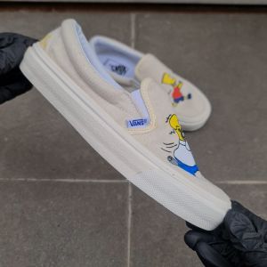 OBRAL SEPATU SLIP ON PRIA WANITA VAULT OG THE SIMPSON KARAKTER CREAM 36-43