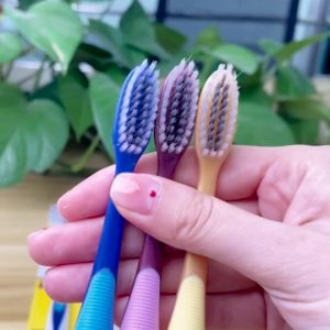 ✳️O28 ถูกสุด แปรงสีฟัน แปรงสีฟันผู้ใหญ่ BQB รุ่นพรีเมียมชาร์โคล มีกล่อง ขนนุ่มปกป้องเหงือกทำความสะอาดฟัน bamboo charcoal