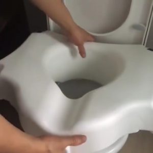 【 High end products】Raised Toilet Seat for Elderly with Handle Universal Toilet Heightening Pad. White with gray handles. Fits standard toilet. Healthcare Depot.
