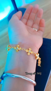 Lắc tay nữ titan hoa thánh giá