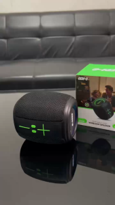 ลำโพงบลูทูธ รุ่น GD-131 มีสายหิ้วพกพาง่าย รองรับ TF USB P.M.P.O 100W เสียงดีเบสแน่น กำลังขับ10W  ลำโพงยอดฮิต ความจุแบตเตอรี่1200mAh