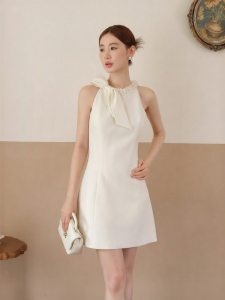 XXNING | Đầm Halter Cổ Nơ Đính Hạt Sang Trọng