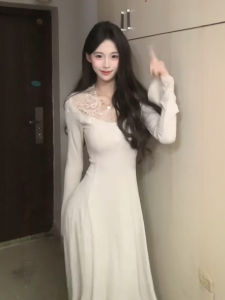 CHANGTONG | French Style Lace Stitched Knit Dress Waisted