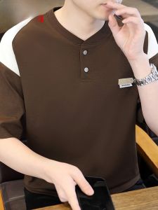 HENGYUANXIANG | เสื้อยืดแขนสั้นคอตั้งสำหรับผู้ชาย ทรงหลวม ใส่สบาย คอกลม ลำลอง ฤดูร้อน เสื้อเชิ้ต แฟชั่นฤดูร้อน คอลเลกชันใหม่