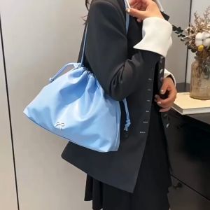 กระเป๋าสะพายไหล่ผู้หญิงความจุขนาดใหญ่ที่เรียบง่ายและทันสมัย