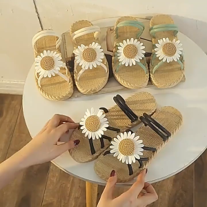 New Sunflower Childrens Slippers Flat bottomed Summer Beach Wear resistant Womens and Childrens Slippers