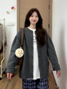 Gray round Neck Knitted Sweater Coat Womens Loose Casual Style Autumn Winter New Arrival Comfortable Knitwear Top