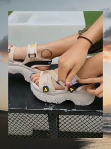 Sandal Wanita Terbaru 2025: Sandal Wegdes Wanita & Sandal Gunung Wanita Casual