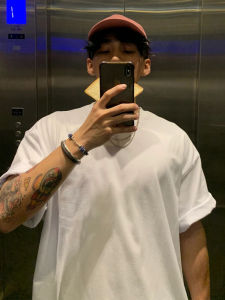 เสื้อยืดคอกลมแขนสั้นทรงหลวมสไตล์อเมริกันสำหรับผู้ชาย ผ้าฝ้ายแท้ สีขาว ทรงหลวม แฟชั่นฤดูร้อน เสื้อยืดคอกลม