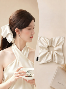 DAISY DREAM | Silky Texture Hair Scrunchie