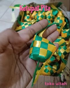 1pcs Hiasan Ketupat Pita Satin untuk Parcel Lebaran Ukuran 6-7cm Isi Dakron