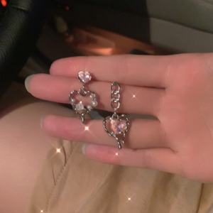 Sweet Cool Asymmetric Design Pink Heart Zircon Earrings Daily Fashion Jewelry Alloy Material Korean Style Womens Accessory