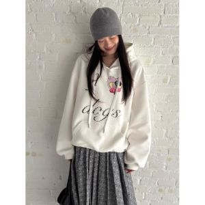 เสื้อสเวตเตอร์ฮู้ดลายการ์ตูนสไตล์เกาหลีสำหรับผู้หญิง ทรงหลวม แขนยาว ปกติ ฤดูใบไม้ร่วง 2025 ฤดูใบไม้ร่วง ฤดูหนาว เสื้อผ้าทำงาน