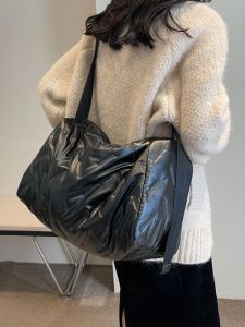 Large Capacity Winter down Jacket Fabric Bag Female 2023 New Arrival Minimalist Gym Bag Travel Bag Shoulder Crossbody