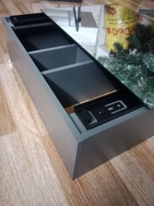 kệ treo tường kèm gương trượt tiện lợi