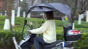 Universal E-bike Motorcycle Canopy Sun Rain Cover Waterproof Electric Scooter Awning Windproof Clear Windshield Full Enclosed Protection for Scooter Bicycle Motor