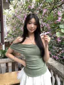 ❣Fortunee ❣ เสื้อยืดแขนสั้นดีไซน์เก๋ แบบไหล่เดี่ยวไม่สมมาตร กระชับเอว ทรงสั้นโชว์ไหล่ แฟชั่นใหม่สุดๆ