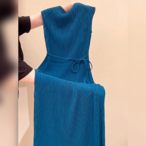 YUFUQING | Elegant Blue Sleeveless Long Dress Womens Summer Pleated Slimming High Waist A-Line Vest Dress Casual Round Neck GZY3994