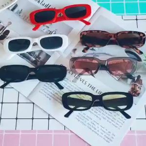 TJS Kacamata Hitam Cewek Murah INS Fashion Kacamata Hitam Retro Gaya Sunglasses Women Frame Kotak Fashion Retro Vintage Sunglasses Korean KC027