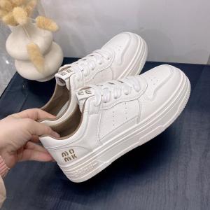 New Feelings Womens Low Top Fashionable Sports Shoes Spring 2025 Lightweight Flat Bottom Slip-On Casual Shoes Korean Style