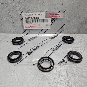 SEAL MASTER REM ATAS TOYOTA LAND CRUISER HARTOP 1SET