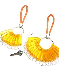 Portable Crystal Tag Key Holder for Hotel Gym Dormitory Storage Creative Gift Keychain Circle Plate Plastic Material