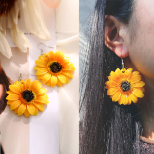 New Sunflower Earrings Ear Hook Yellow Big Flower Earrings Korean Style Ear Ring Korean Temperament Web Celebrity Personality exaggerated hoop earings for women earrings hypoallergenic silver earrings 925 original earings for wedding occasion summer beach
